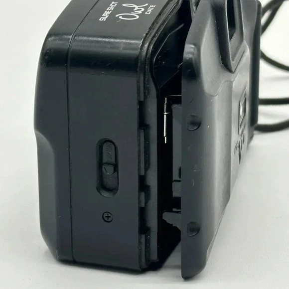 Canon Sure Shot Owl Date AF 35mm Point & Shoot Film Camera 1:4.5 - Picture 8 of 13